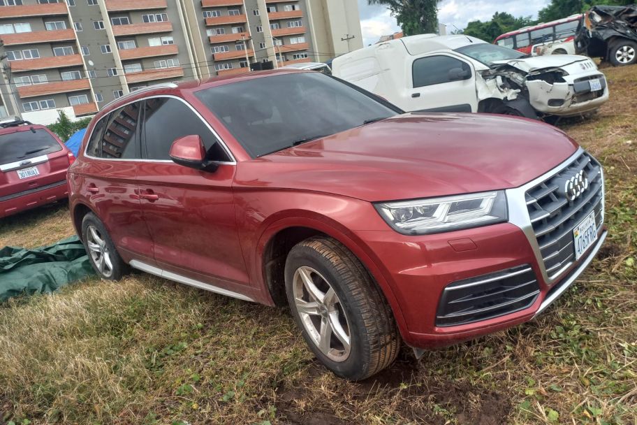VAGONETA AUDI Q5 MODELO 2018 PLACA 4765FRG