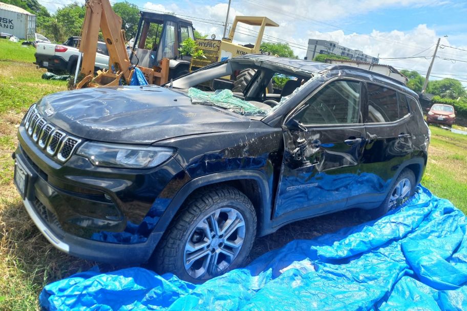 VAGONETA JEEP COMPASS LONGITUDE MODELO 2023 PLACA 6228FDF